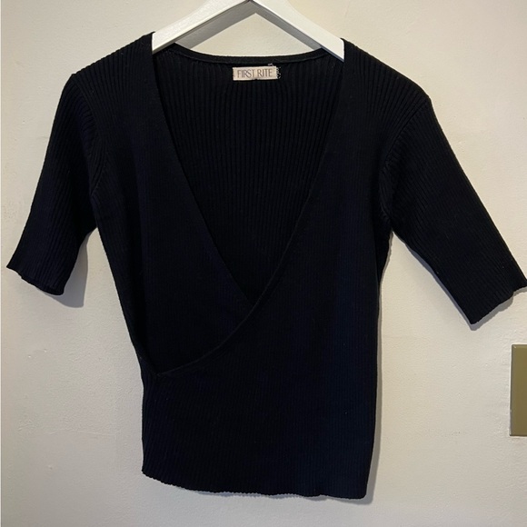 First Rite crossover short sleeved sweater - black, medium - Picture 2 of 4